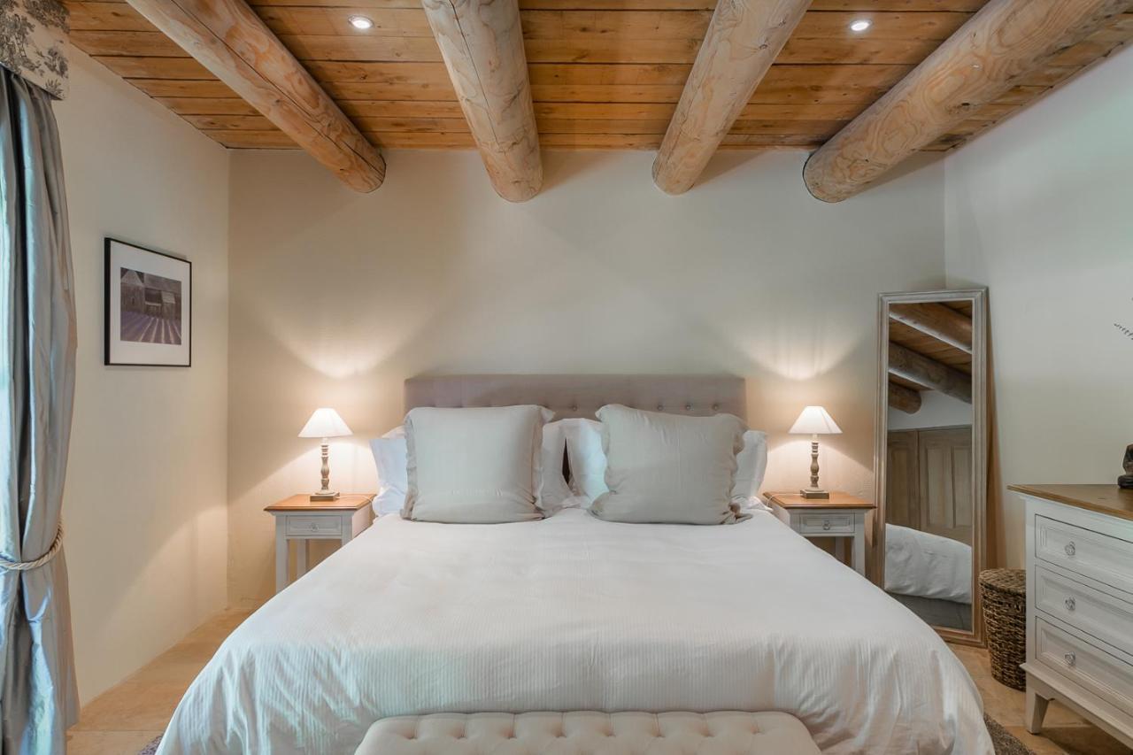 Bed and Breakfast Domaine Les Roullets Oppède Exterior foto